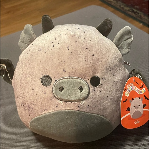 NWT SQUISHMALLOW 8” Gio the Bat Halloween squishmallows new with tags stuffed - Picture 1 of 6